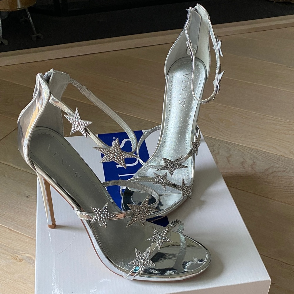 VENUS Silver Star-Adorned Heels. 8.5 Womens. NIB.